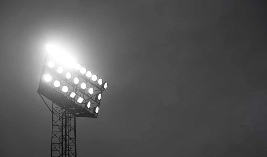 Refletor LED para quadras esportivas: como é feita a aplicação?