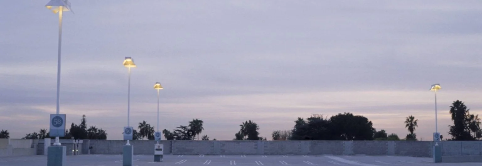 Saiba como não errar na iluminação para estacionamento!