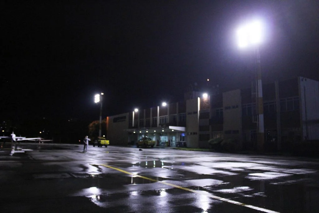 Iluminação no aeroporto Campo de Marte