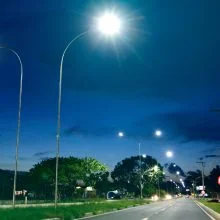 O que o estudo luminotécnico de iluminação pública deve considerar